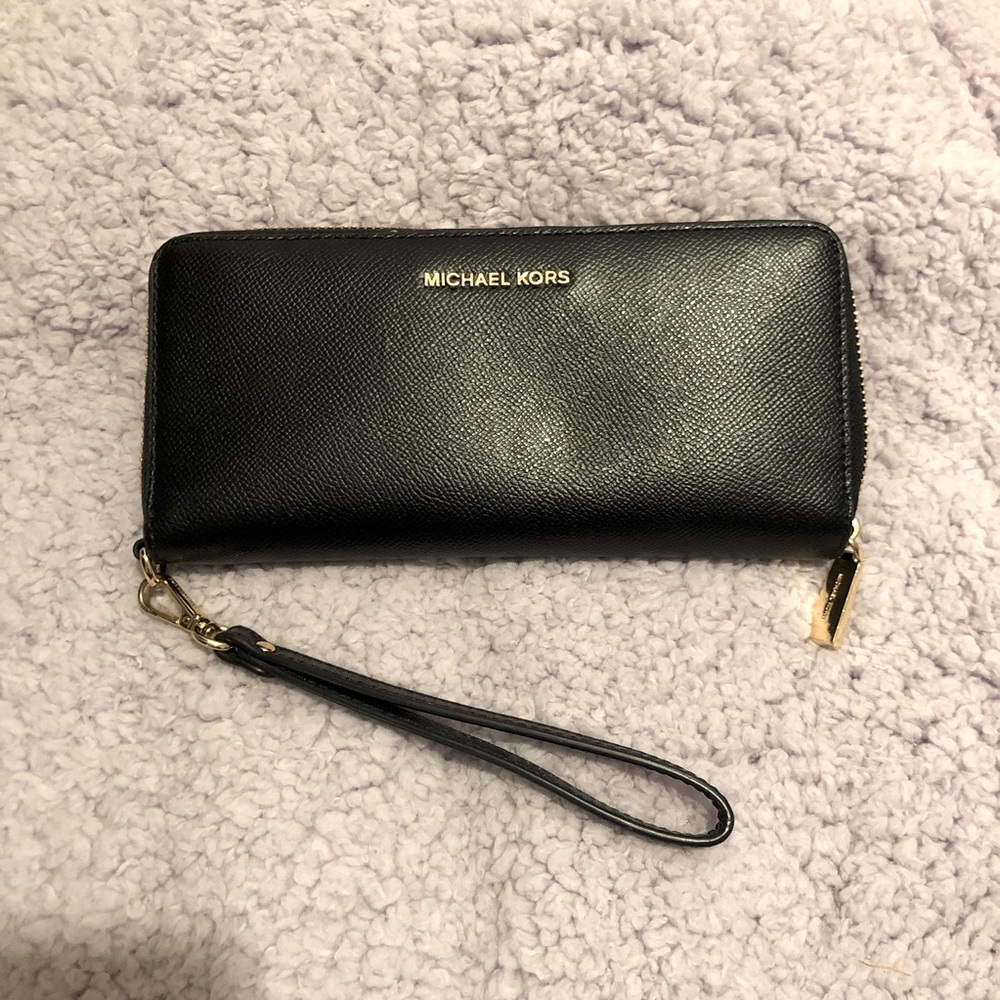 Michael Kors Wristlet Wallet